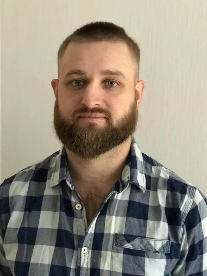 Менеджер Дмитрий