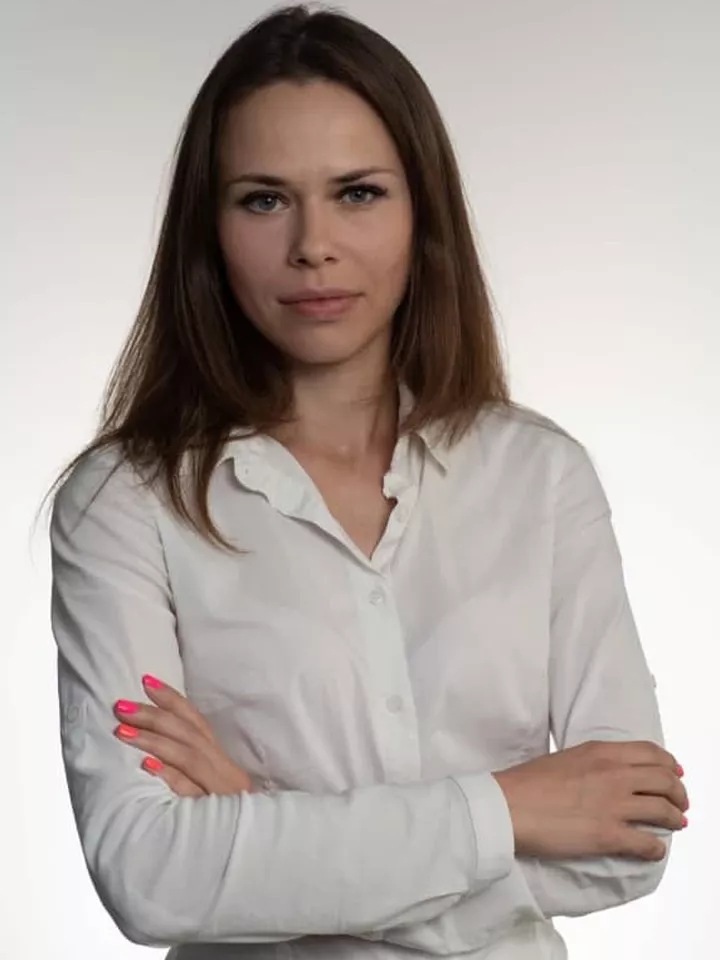 Менеджер Лара