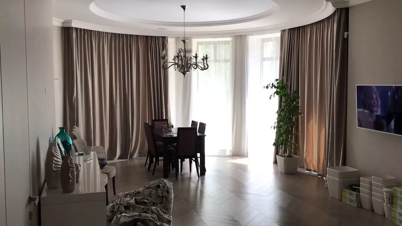 Карнизы с Алисой полукруглой формы